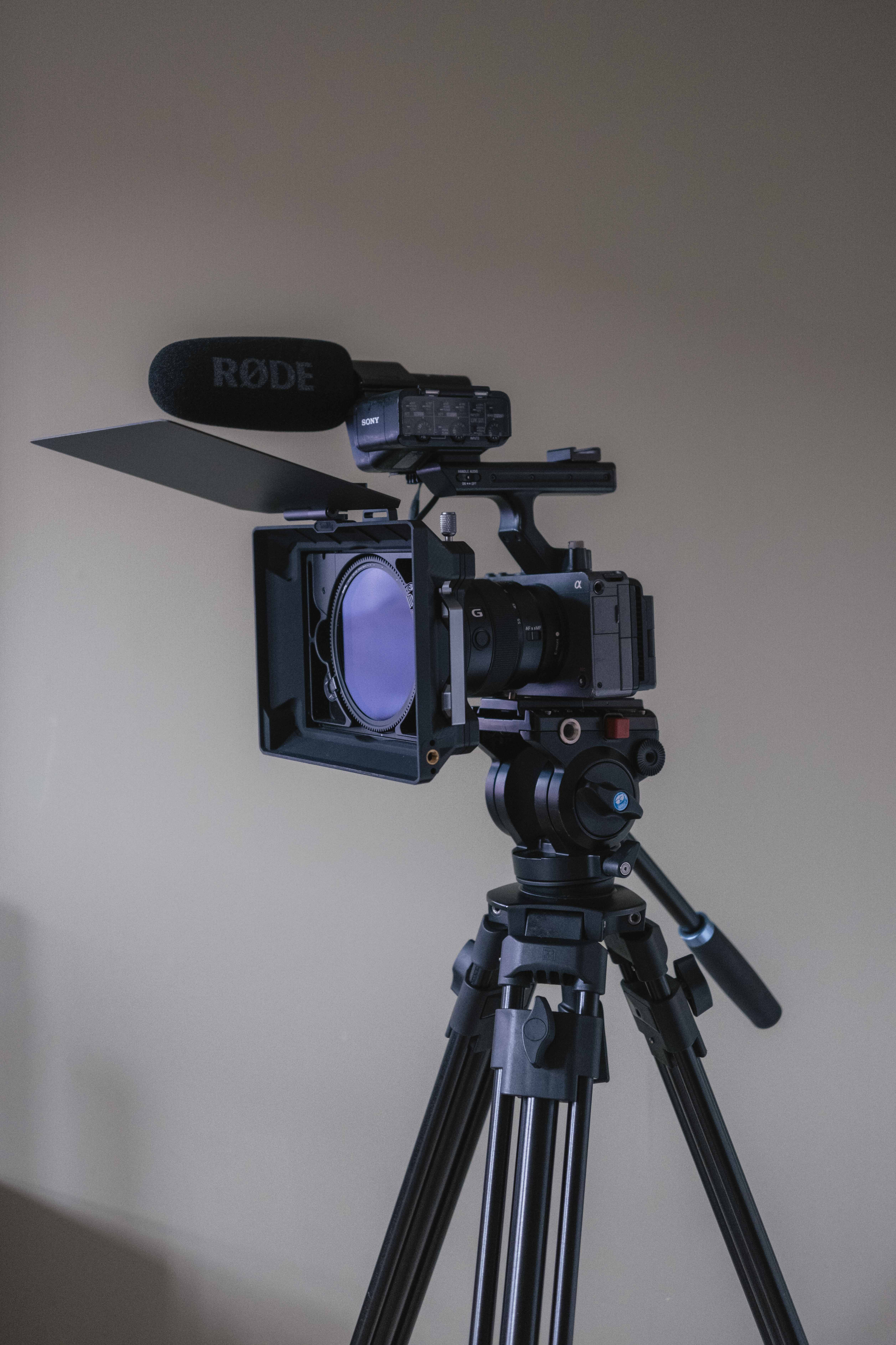 Fx30 videokamera med sony e 16-55mm f/2.8  (+mikrofon, stativ, nd filter)