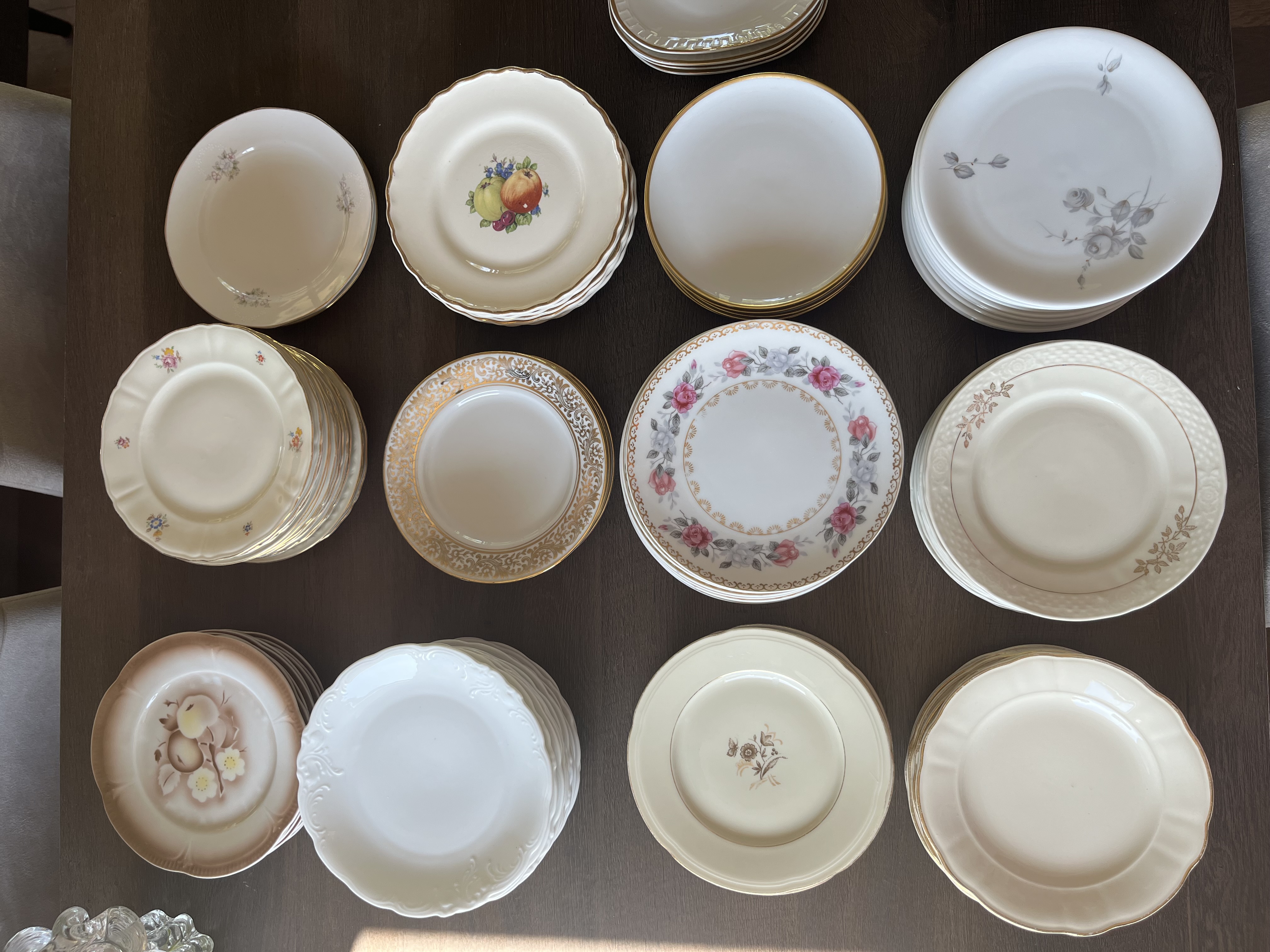 100 vintage assietter – perfekt till bröllop, dop & fest