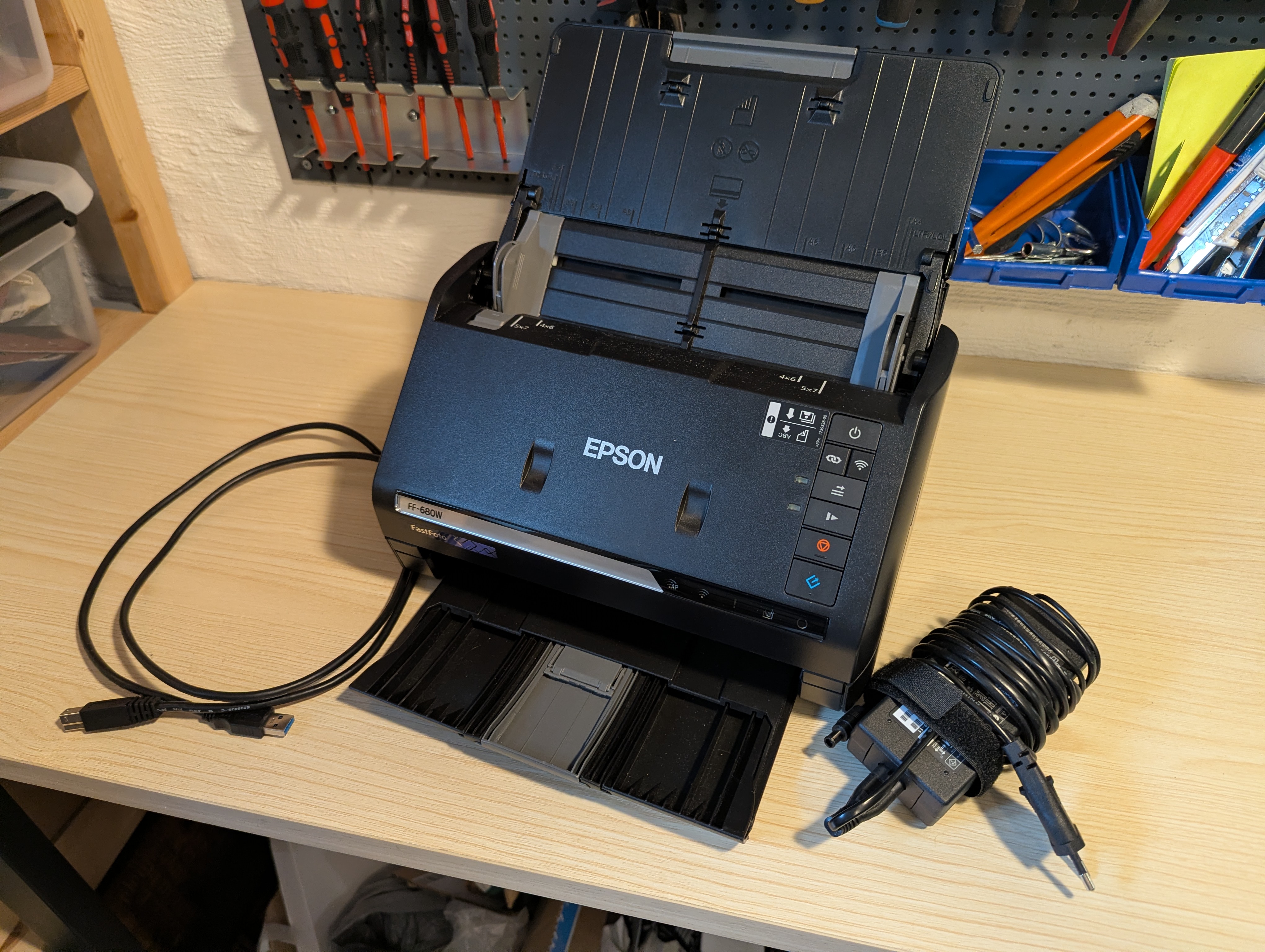 Epson ff-680w - skanna en hög med fotografier på en gång!