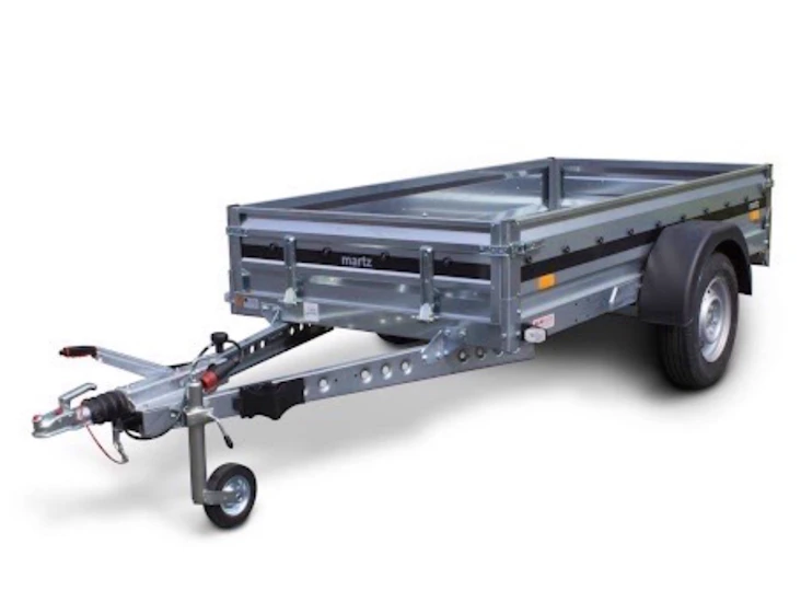 Släpkärra med ramper och 1000 kg lastvikt