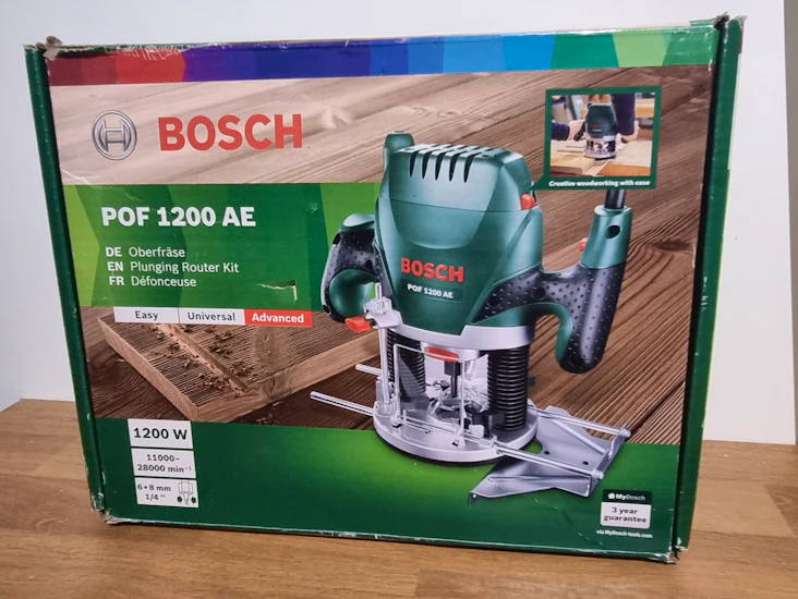 Bosche plunging router (corded)