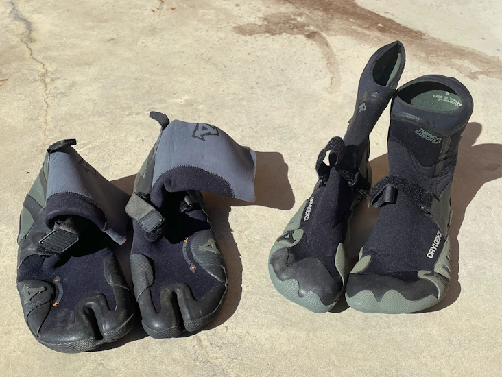 Surf booties och handskar