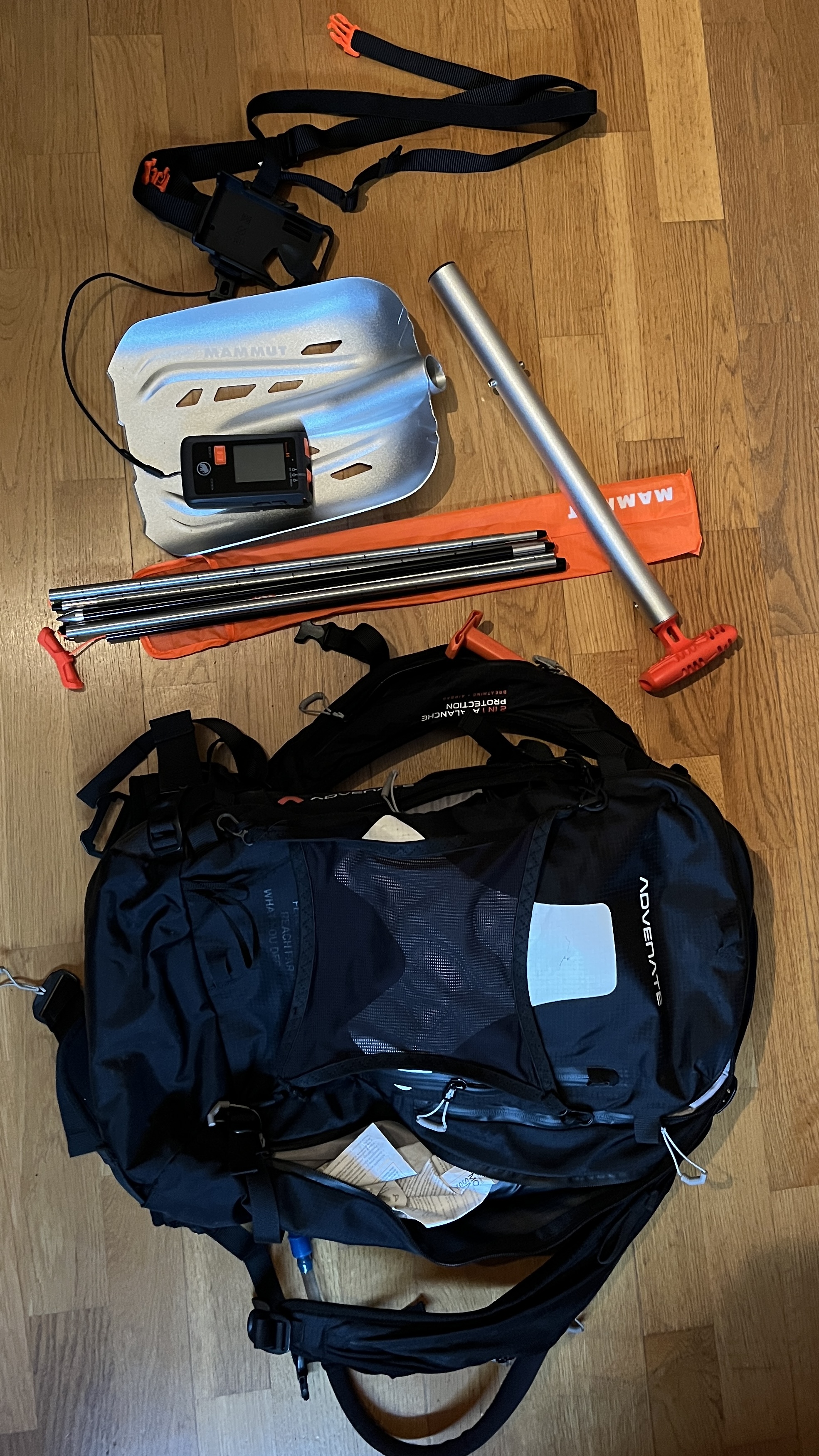 Komplett ryggsäck med airbag, sond, spade och transiver