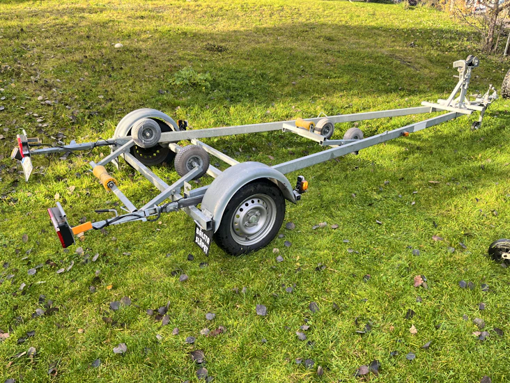 Båttrailer 750 kg bålsta släpet 80 km/h