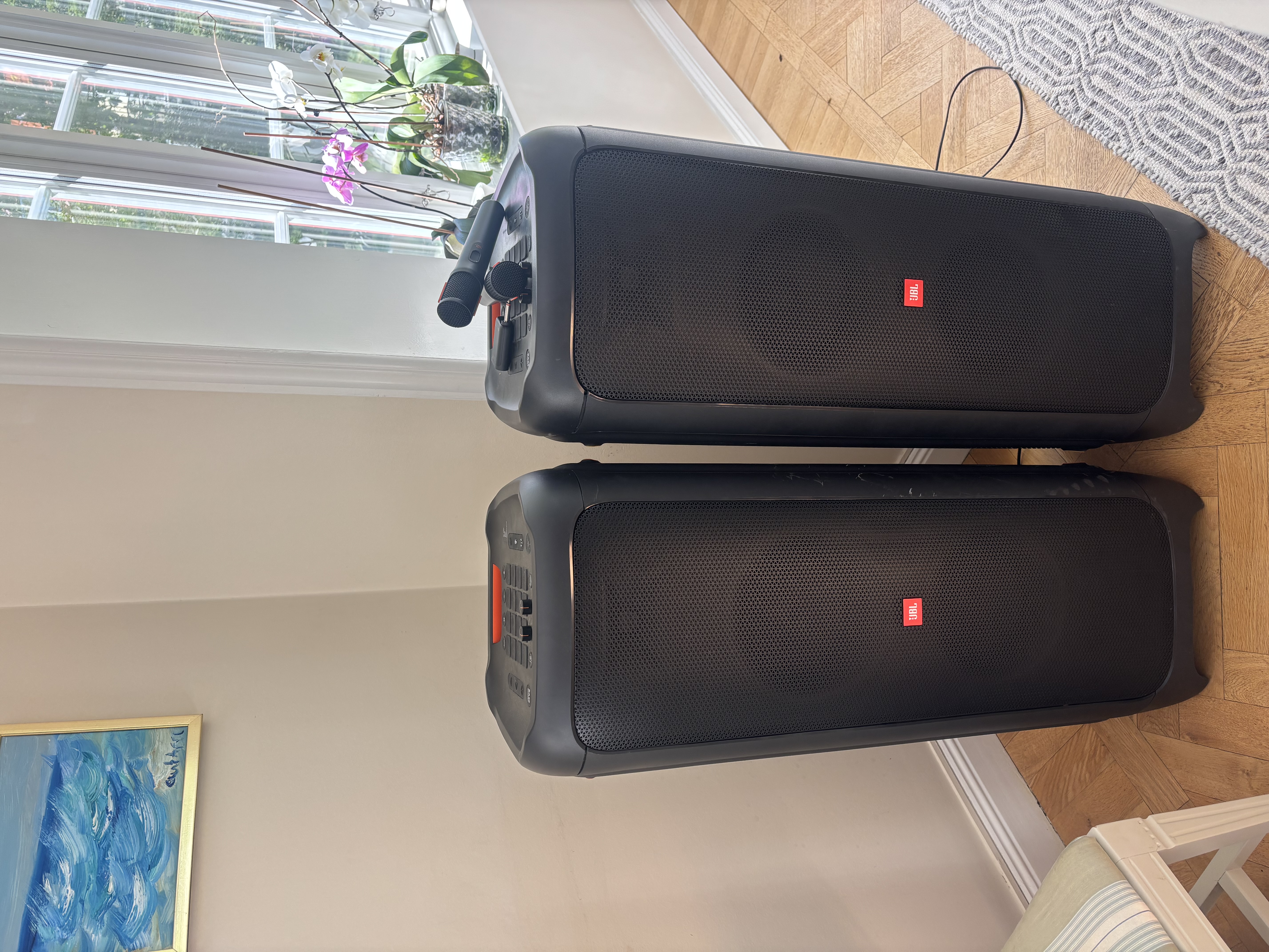 2x jbl partybox 1000 + trådlösa mikrofoner 