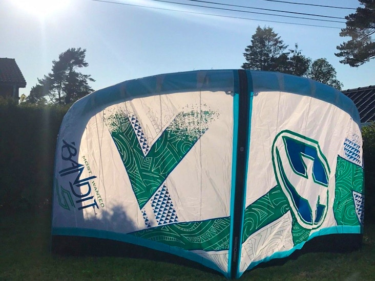 Kitesurfing utstyr leies ut