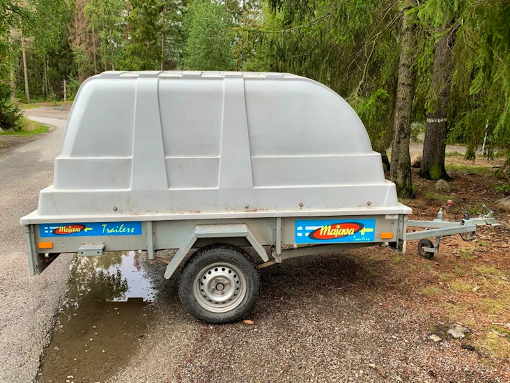Obromsad 80-släp med kåpa - 650kg!