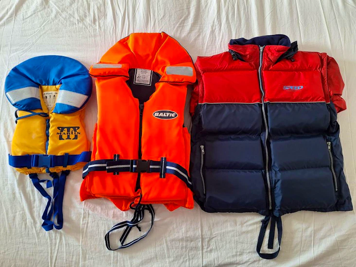 Flytväst räddningsvästar