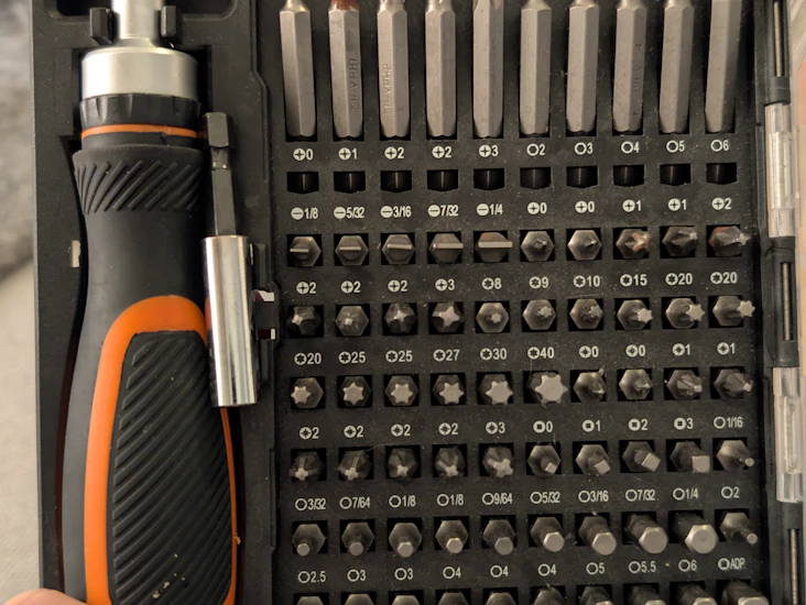 Bitssett med 71 deler