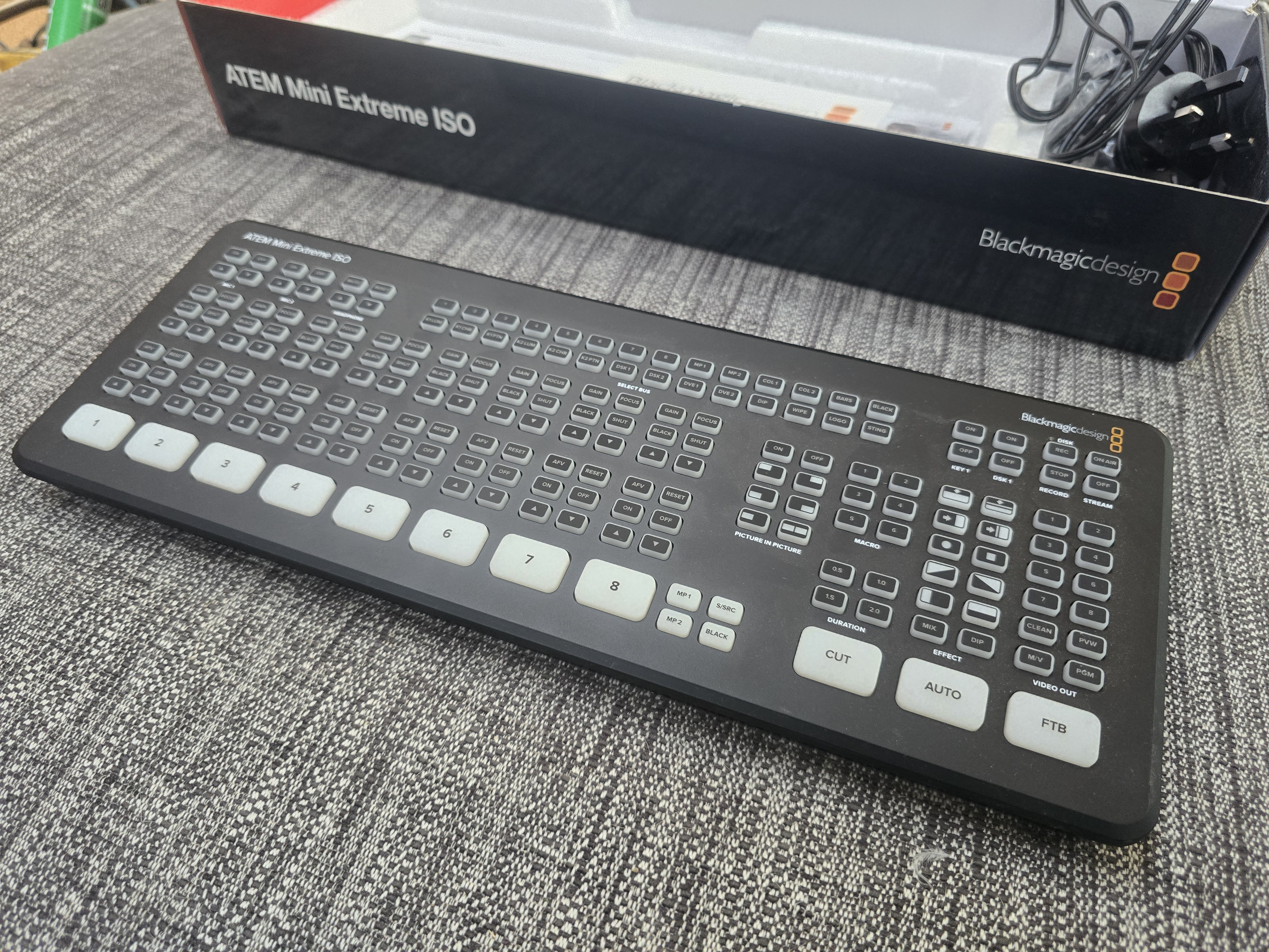 Blackmagic atem mini extreme iso | 8 hdmi live stream switcher + iso recording | podcast / event kit