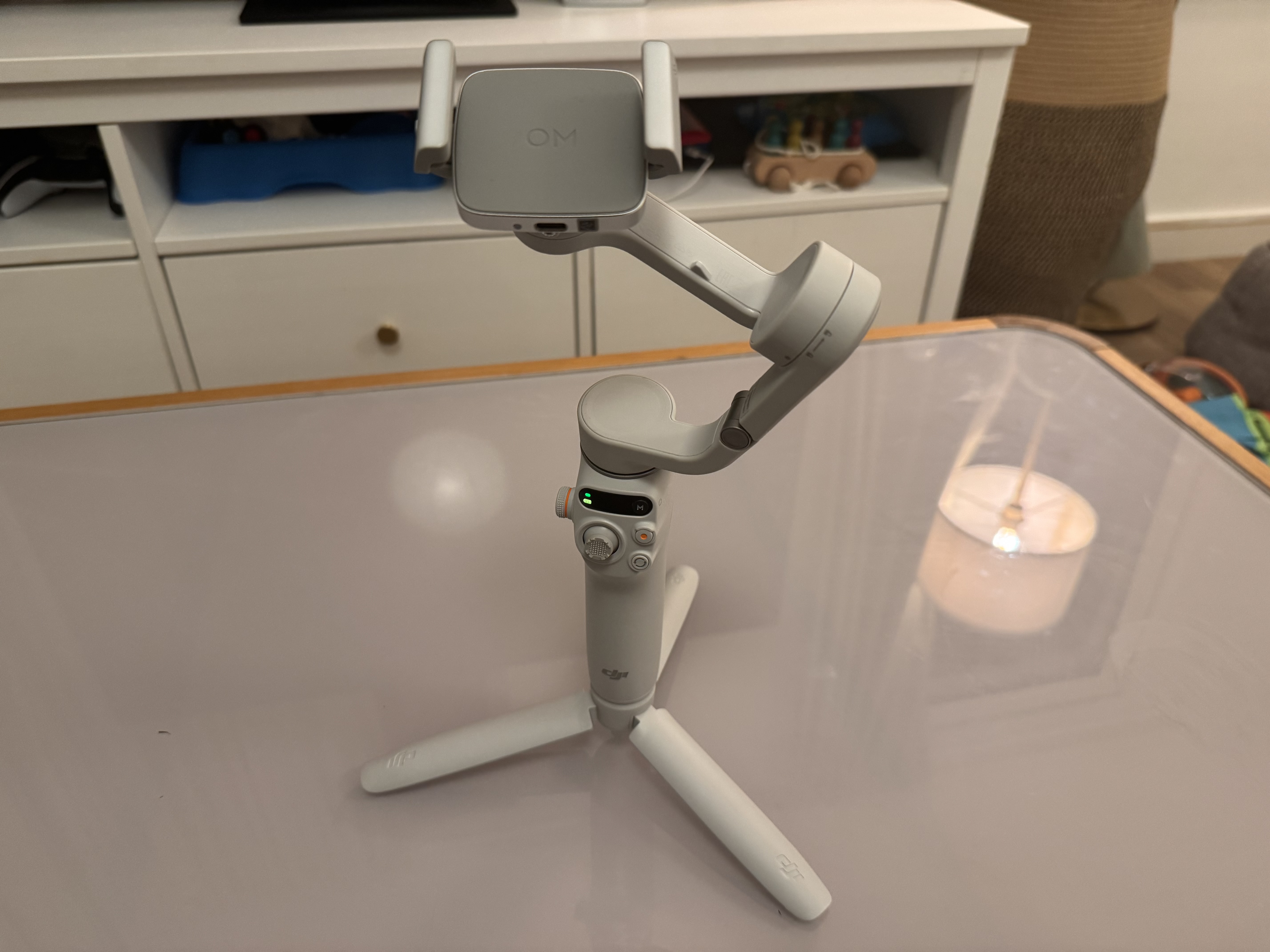 Dji om6 smartphone gimbal kit – stabilised phone filming setup (vlogging / tiktok / instagram)