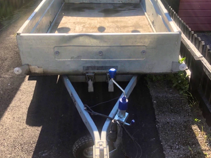 750 kg obromsat släp brenderup tippsläp