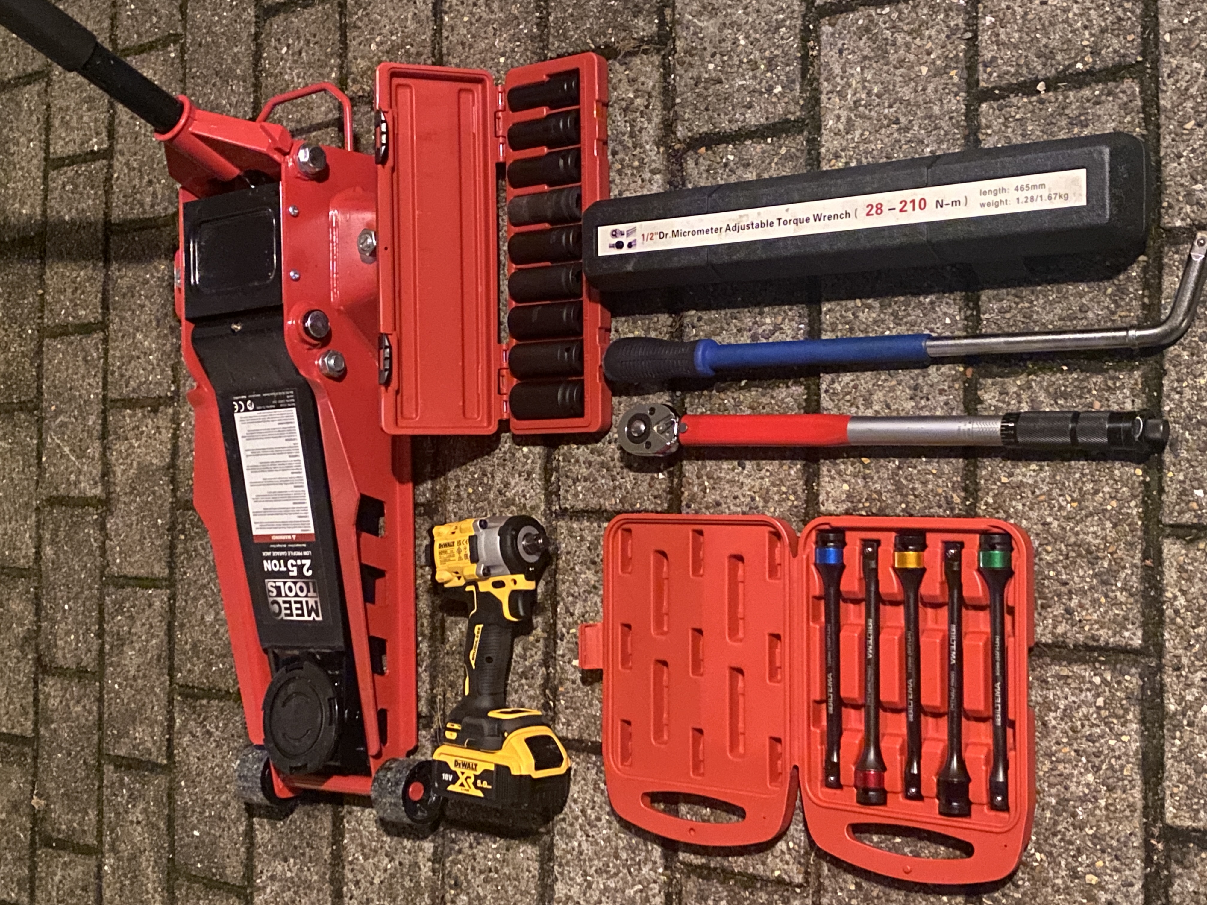 Dekkskiftpakke komplett / dekkskifte / garasjejekk / biljekk / muttertrekker / momentnøkkel +++