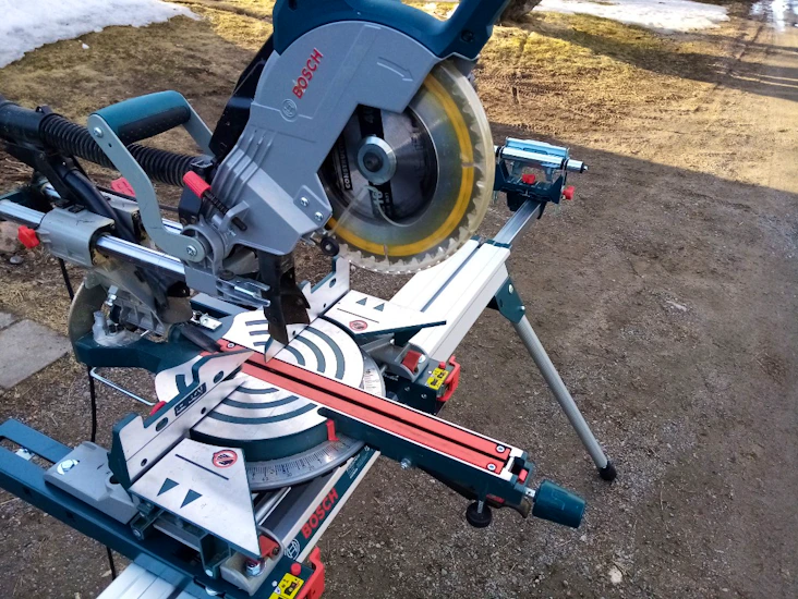 Katkaisu ja jiirisaha + sahapöytä