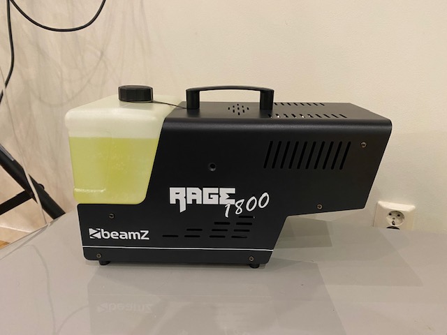 Rökmaskin  1800 w smoke machine. rage