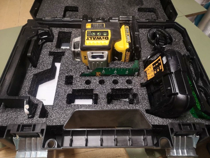Dewalt krysslaser dce089g