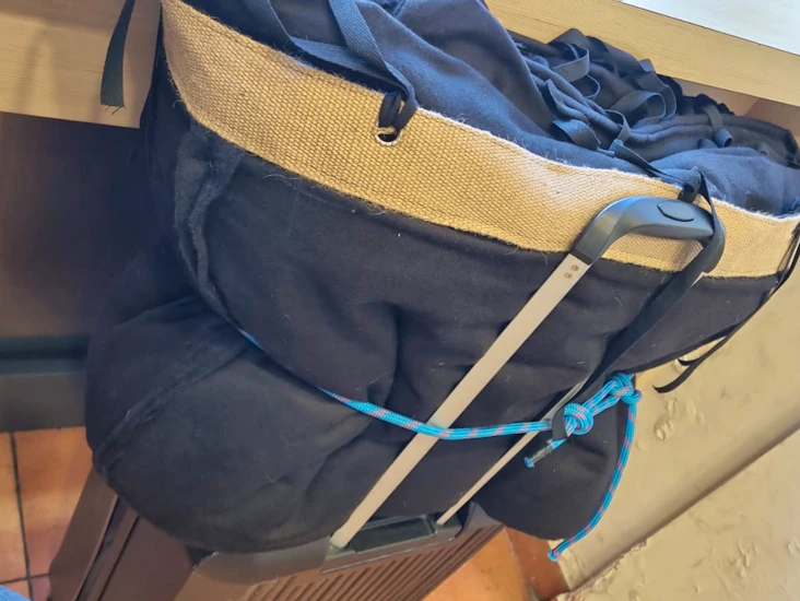 Molton 305g/kvm. svart, 12m i bredde x 4m i høyde