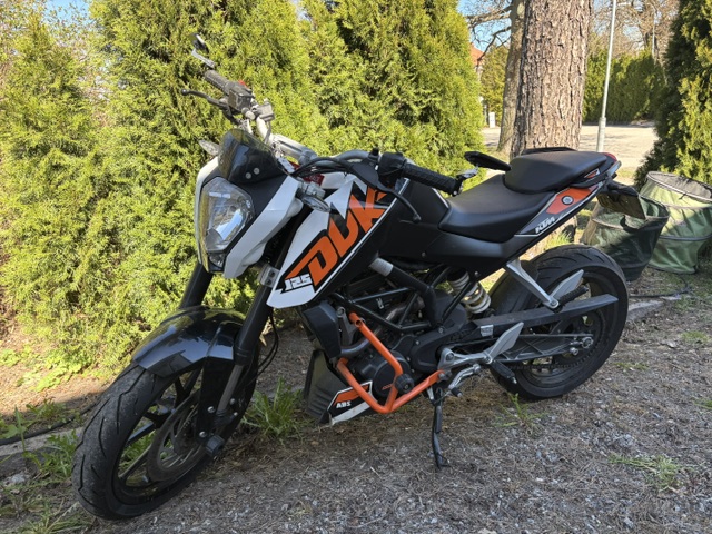 Ktm duke 125 – lättkörd, modern och bränslesnål