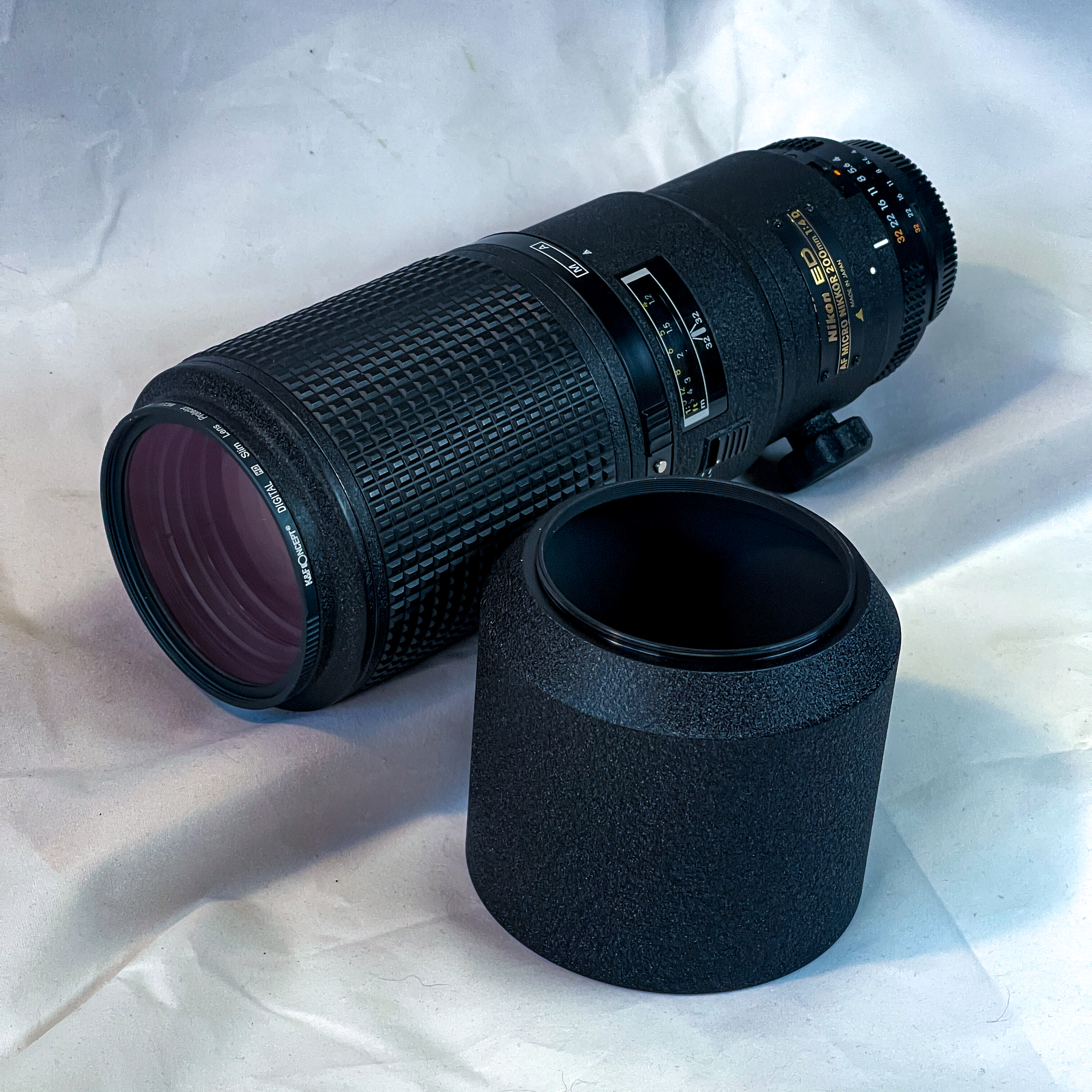 Lens - nikon ed af nicro nikkor 200mm 1:4d - macro