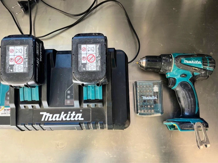 Skruvdragare makita ddf456