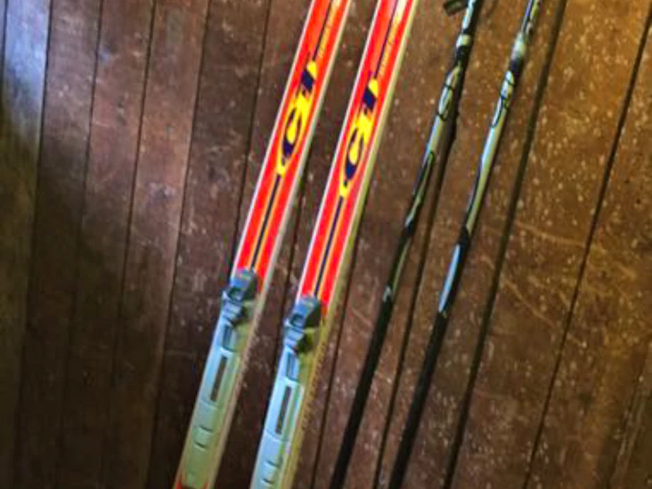 Längdskidor med stavar