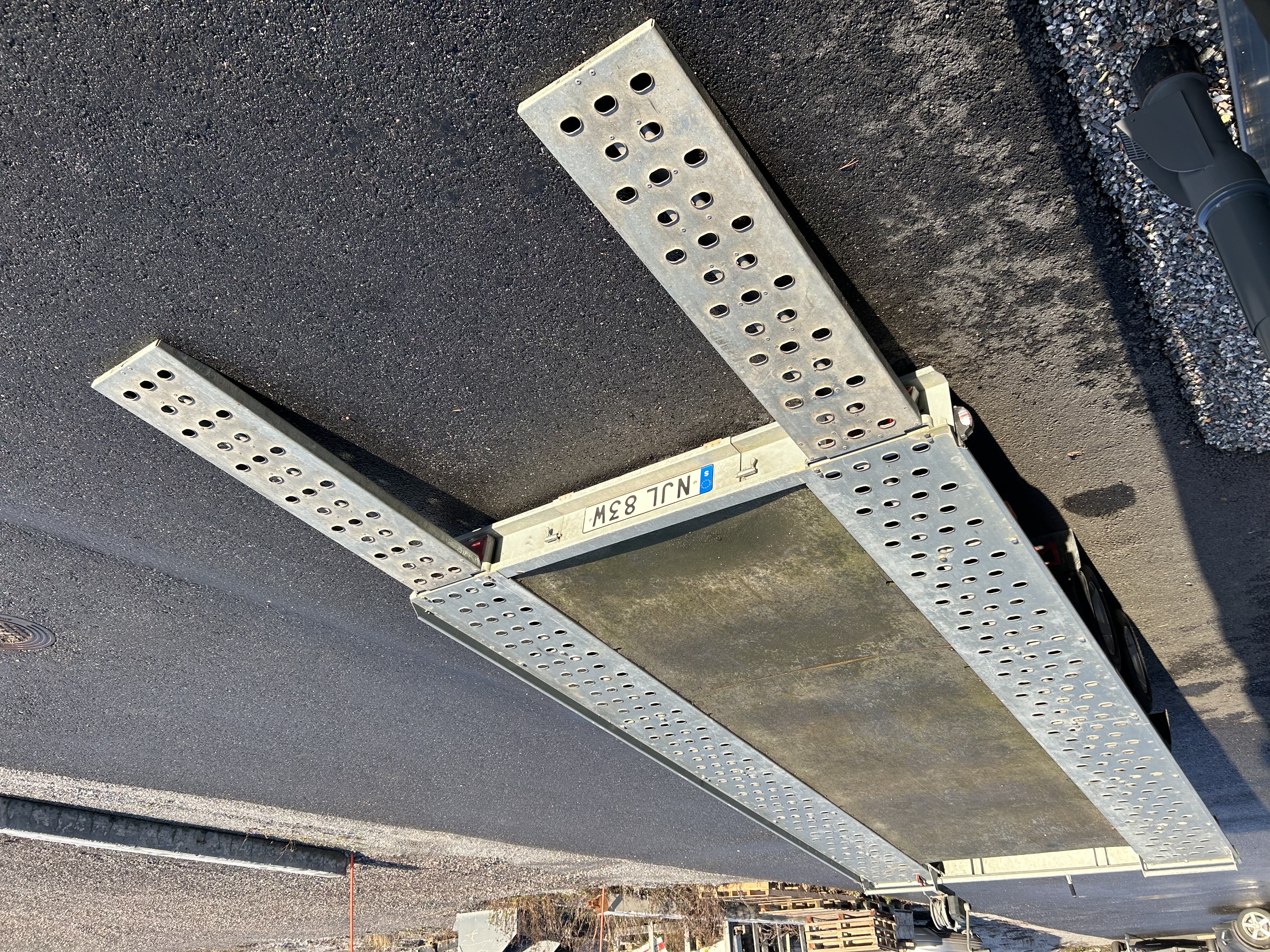 Biltrailer winsch låg lastvinkel 2700kg lastar 2134kg westbay