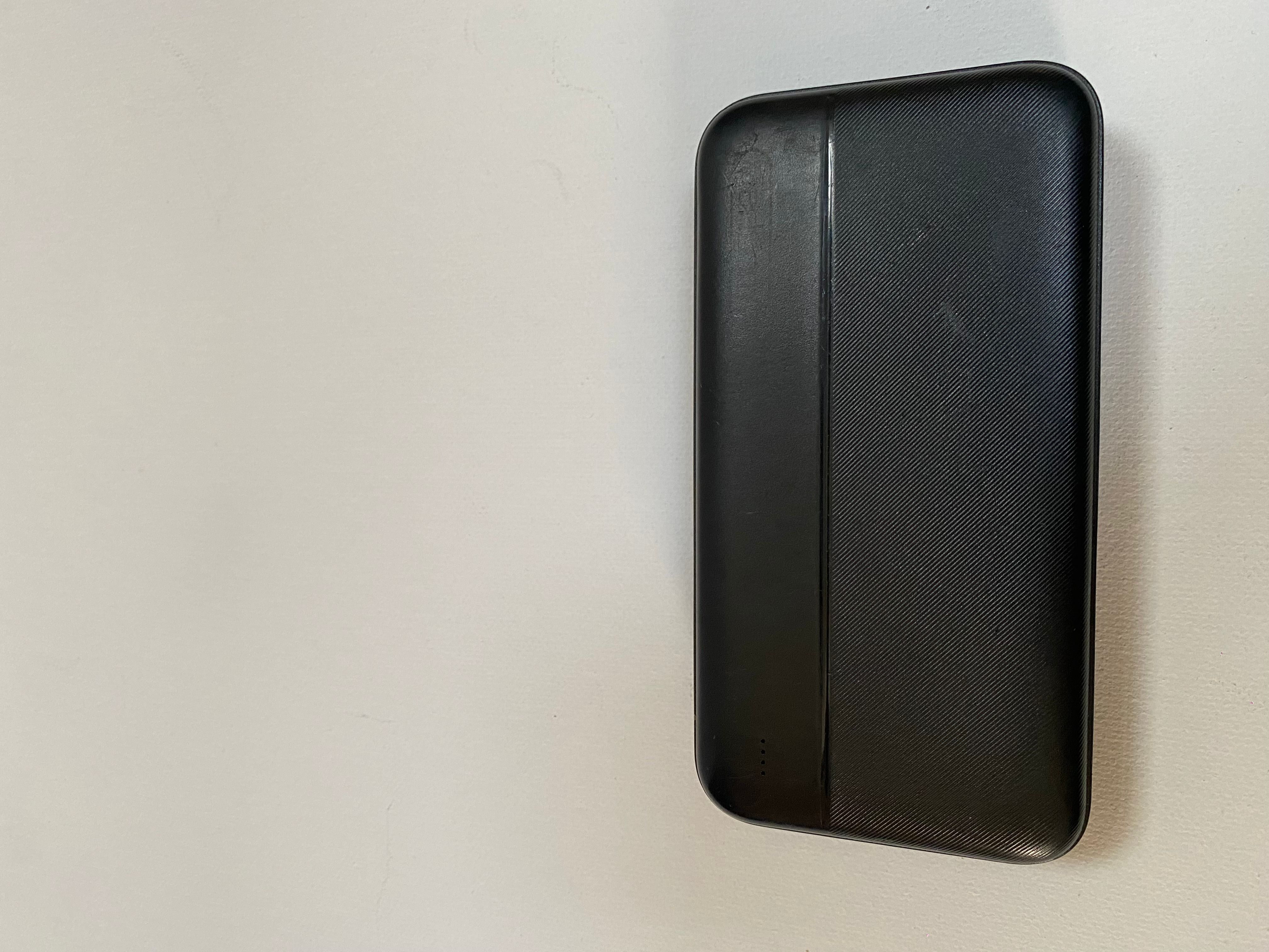 Black dual‑usb power bank