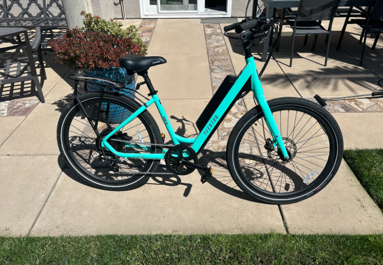 E-bike aventon pace 500.3 step through cruiser