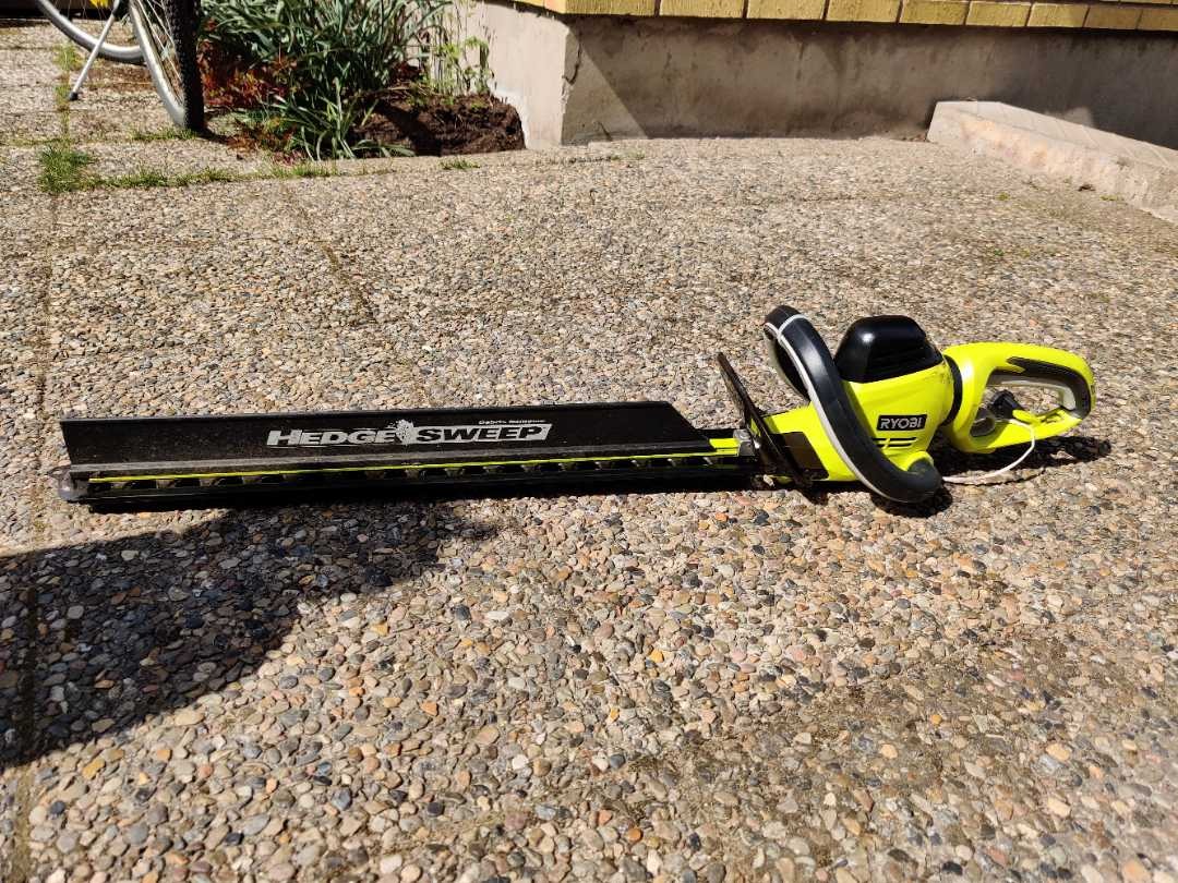 Kraftfull häcksax för svåra buskar! 