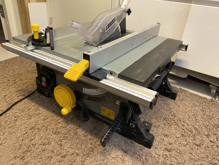 Pöytäsaha / halkaisusirkkeli