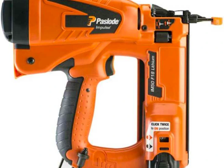 Dykkertpistol, gassdrevet + 200 stifter/dag