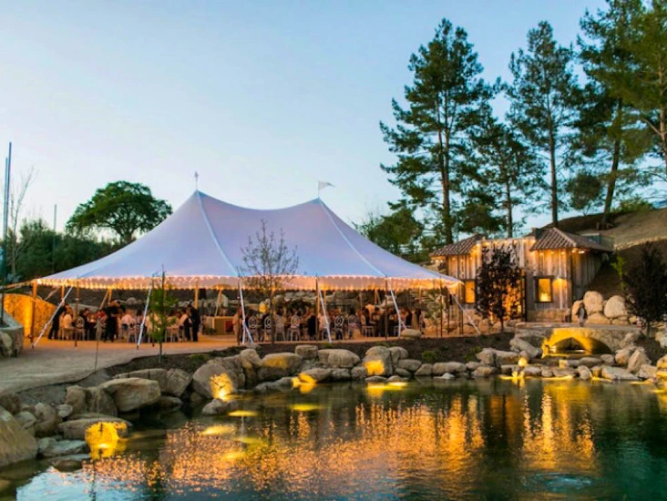 Ett unikt pål tält 6x18m