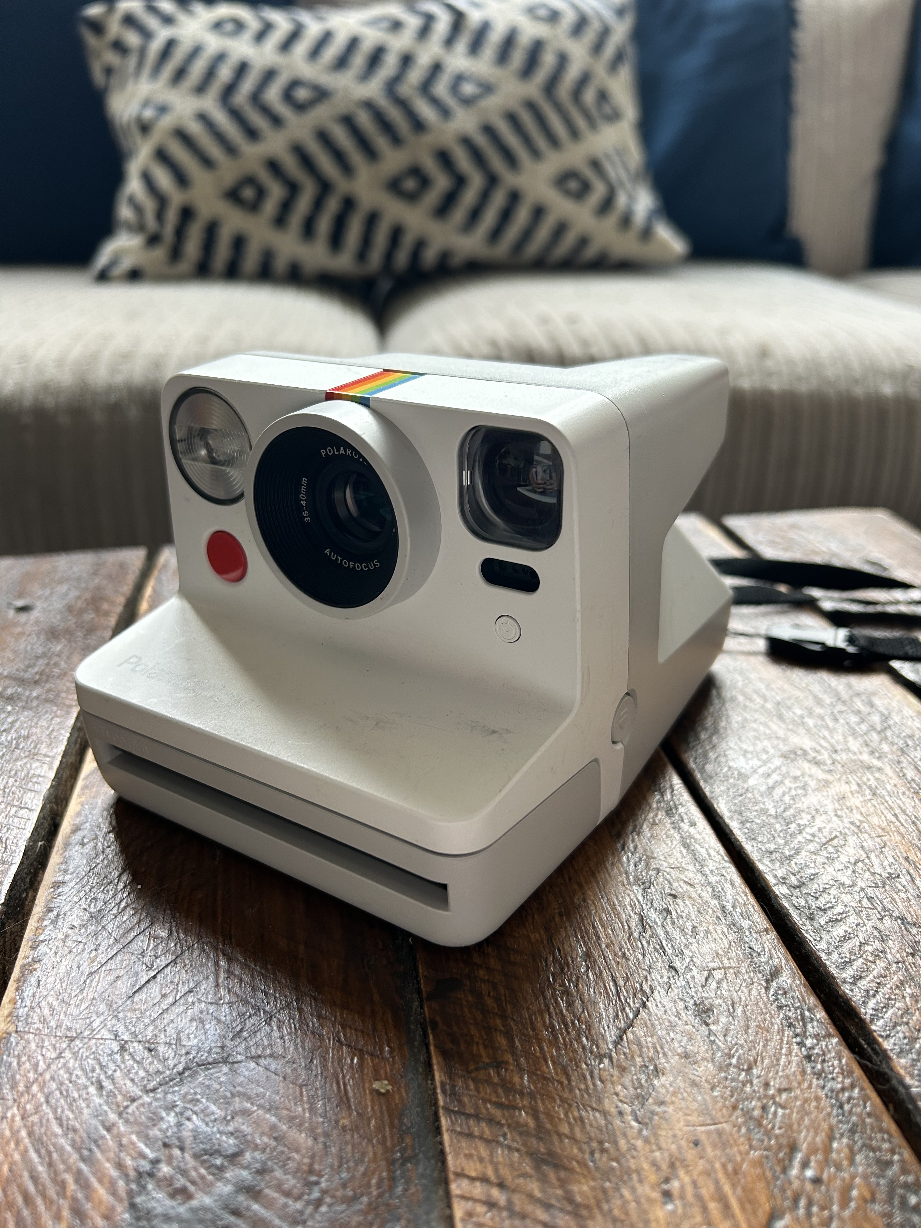 Polaroid now instant camera 
