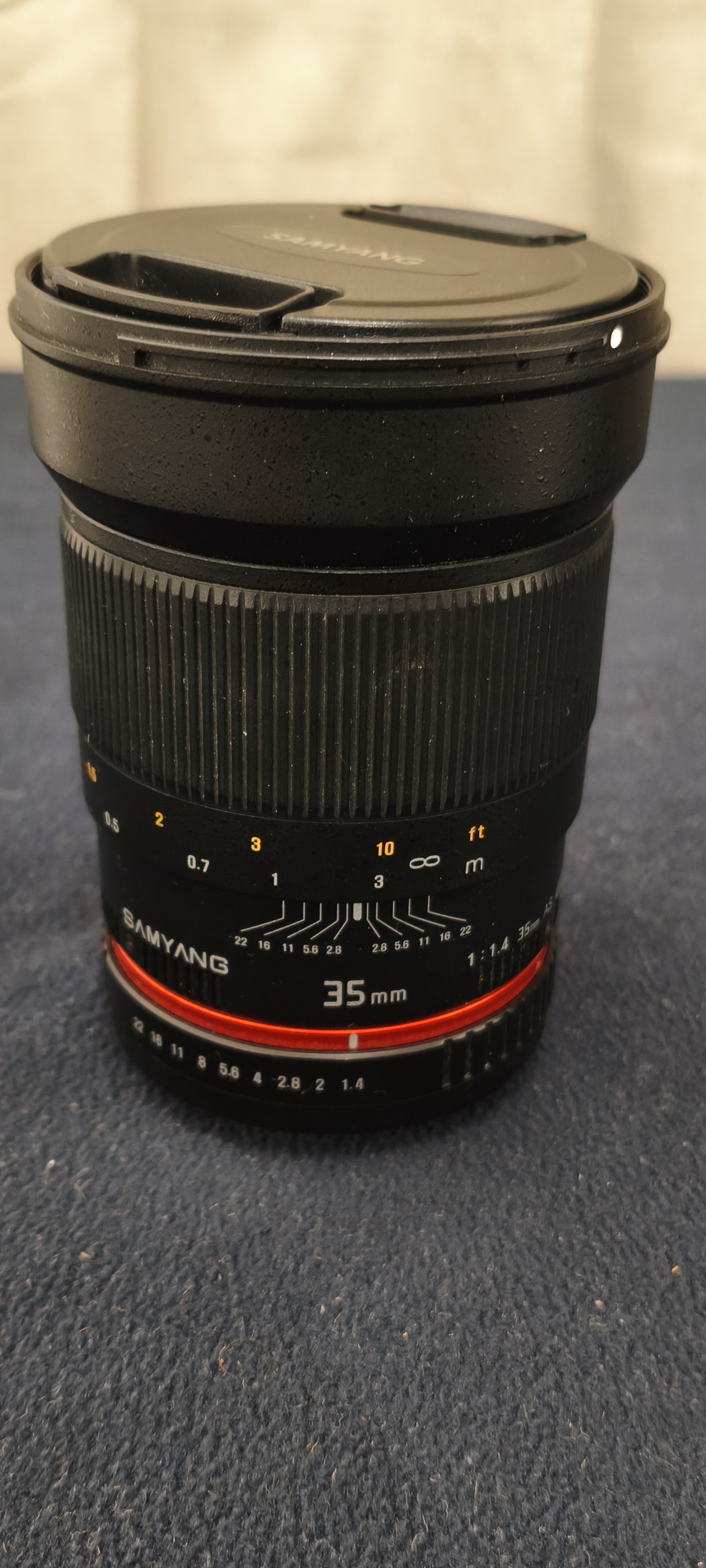 Samyang (rokinon) ef 35 mm