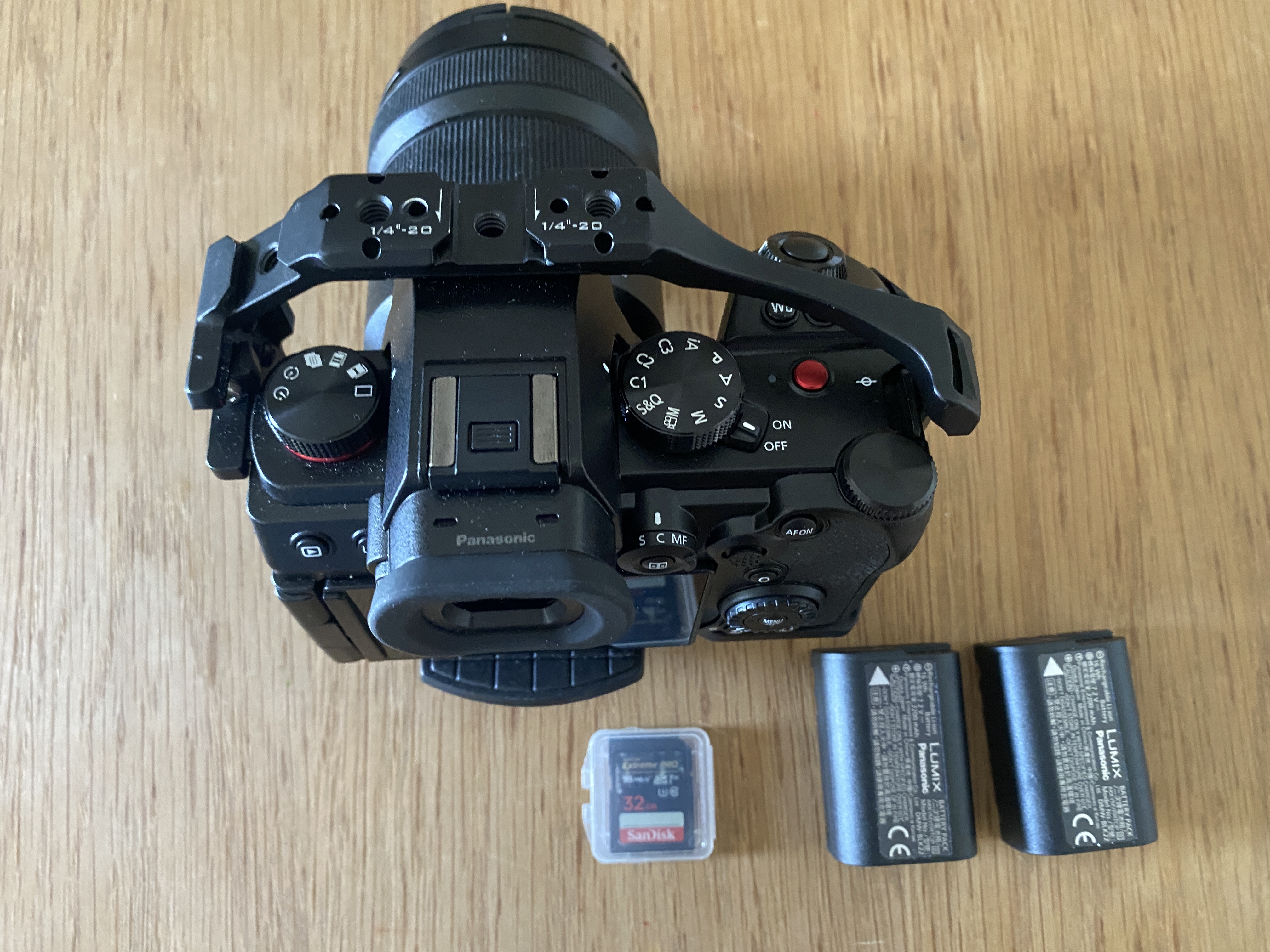 Panasomic lumx s5 ii camera with lumix lense 20-60  + titla cage