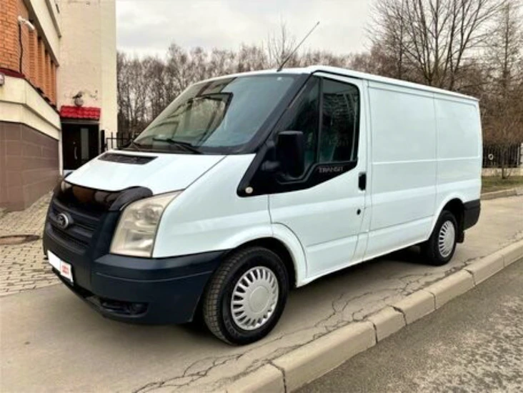 Skåpbil/flyttbil fria mil