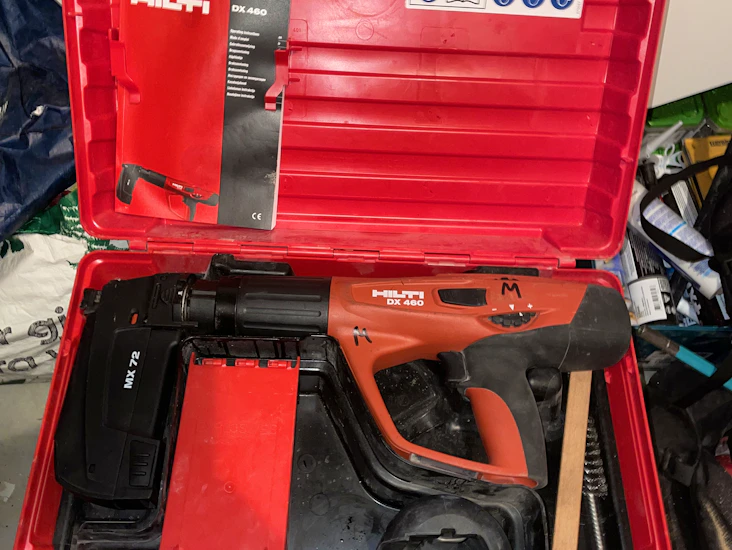 hilti krutdriven bultpistol – professionell betongspikpistol