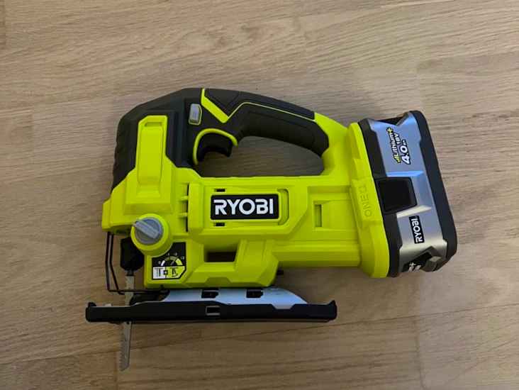 Stikksag på batteri 18v