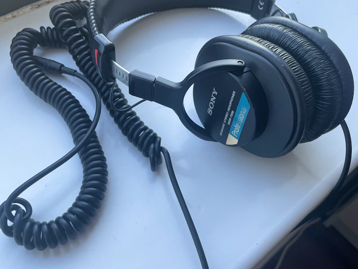 Sony mdr 7506 monitoring headphone