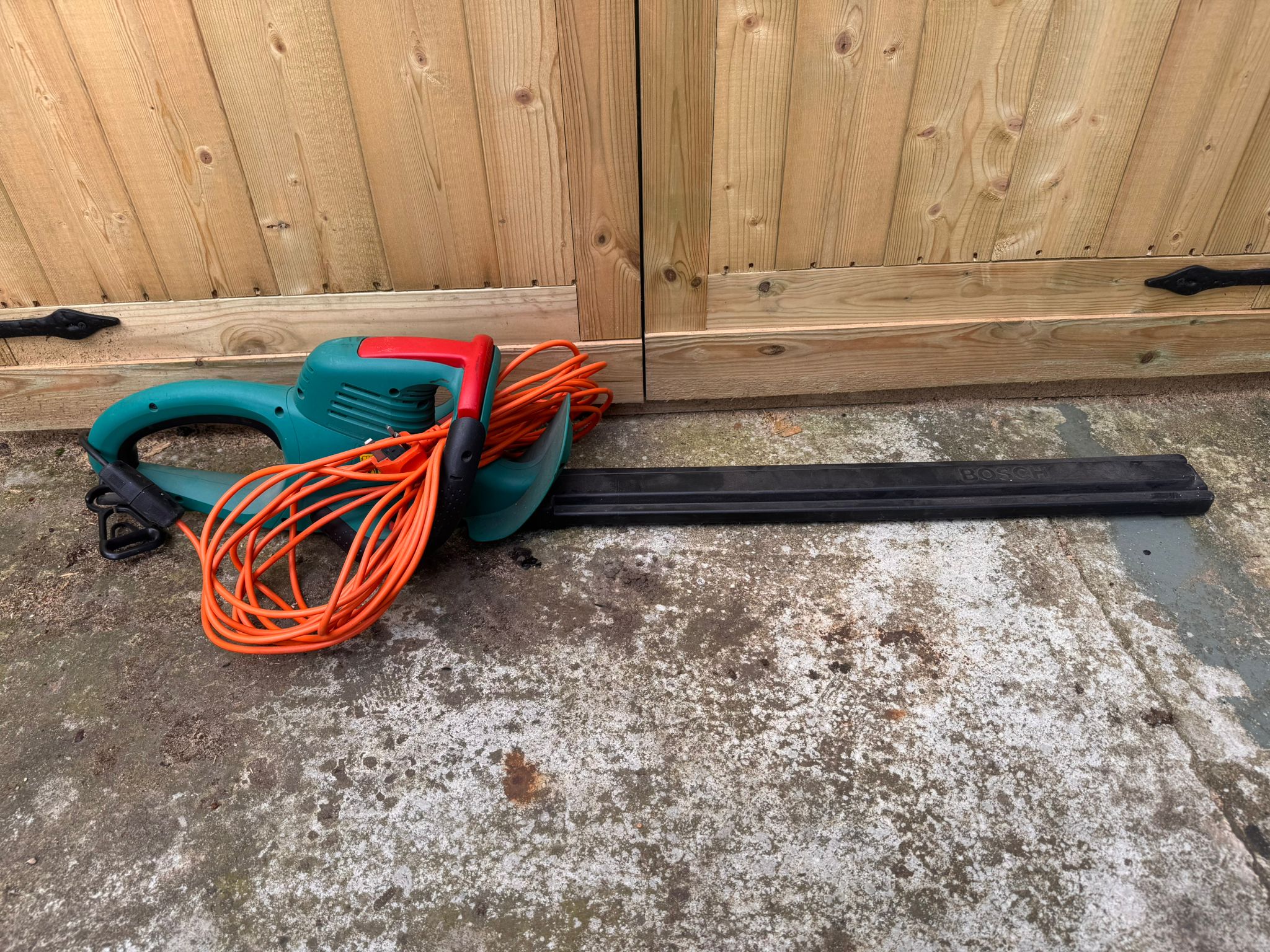 Corded hedge trimmer