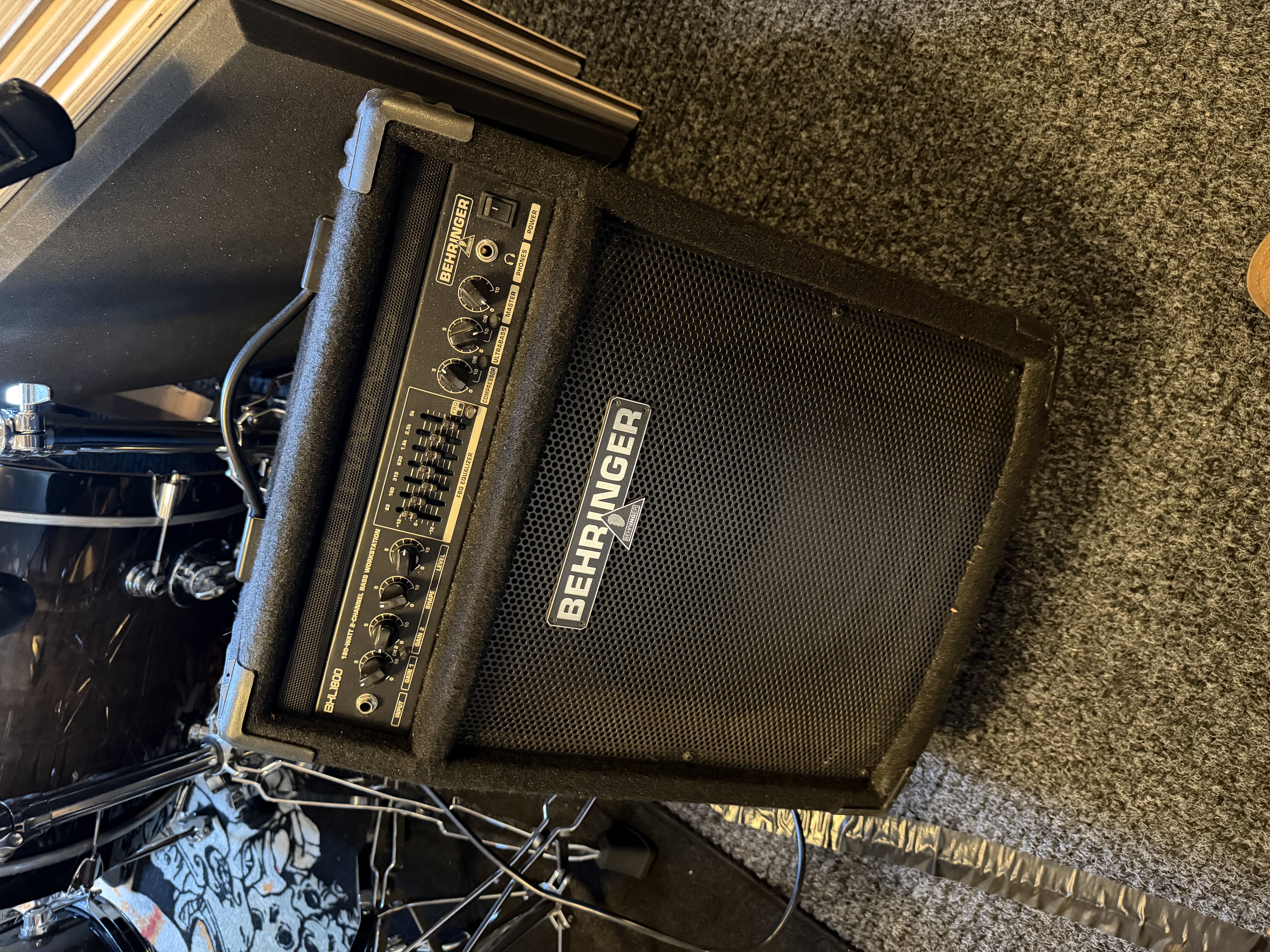 Kraftfull basförstärkare 180w – behringer bxl1800