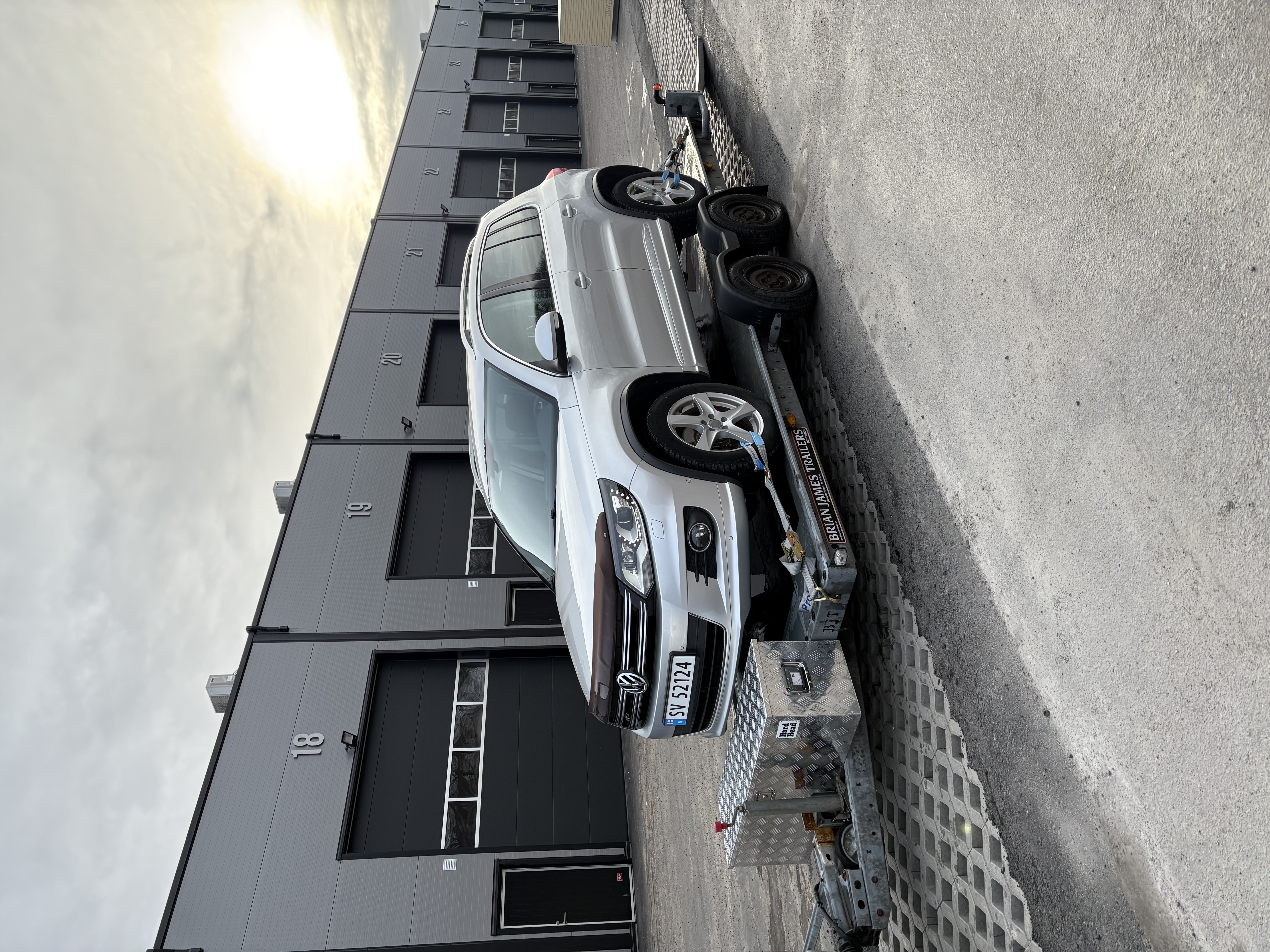 Brian james biltransport henger leies ut.