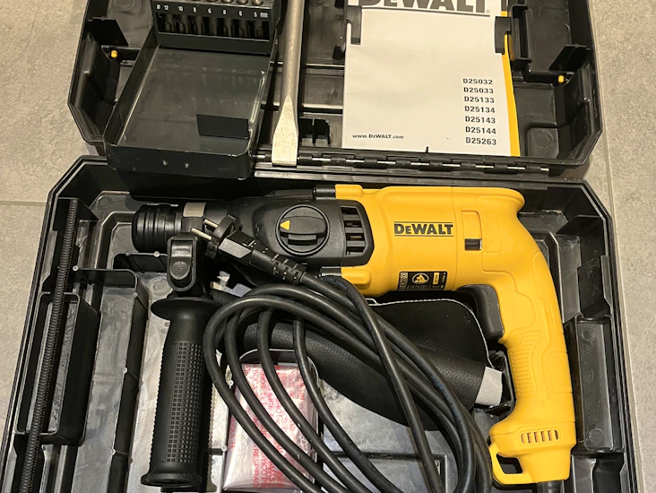 Dewalt borrhammare sds plus inkl. borrsats