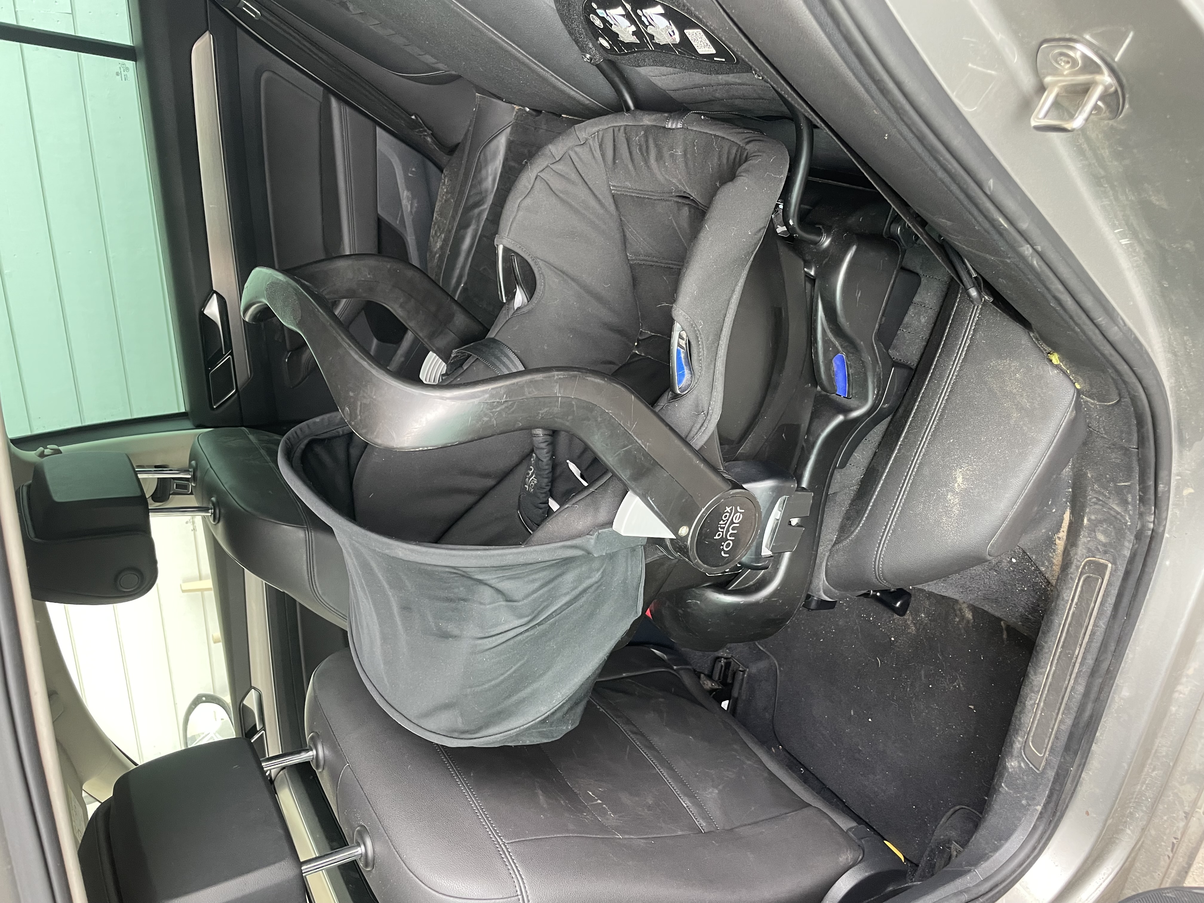 Britax turvaistuin + isofix telakka