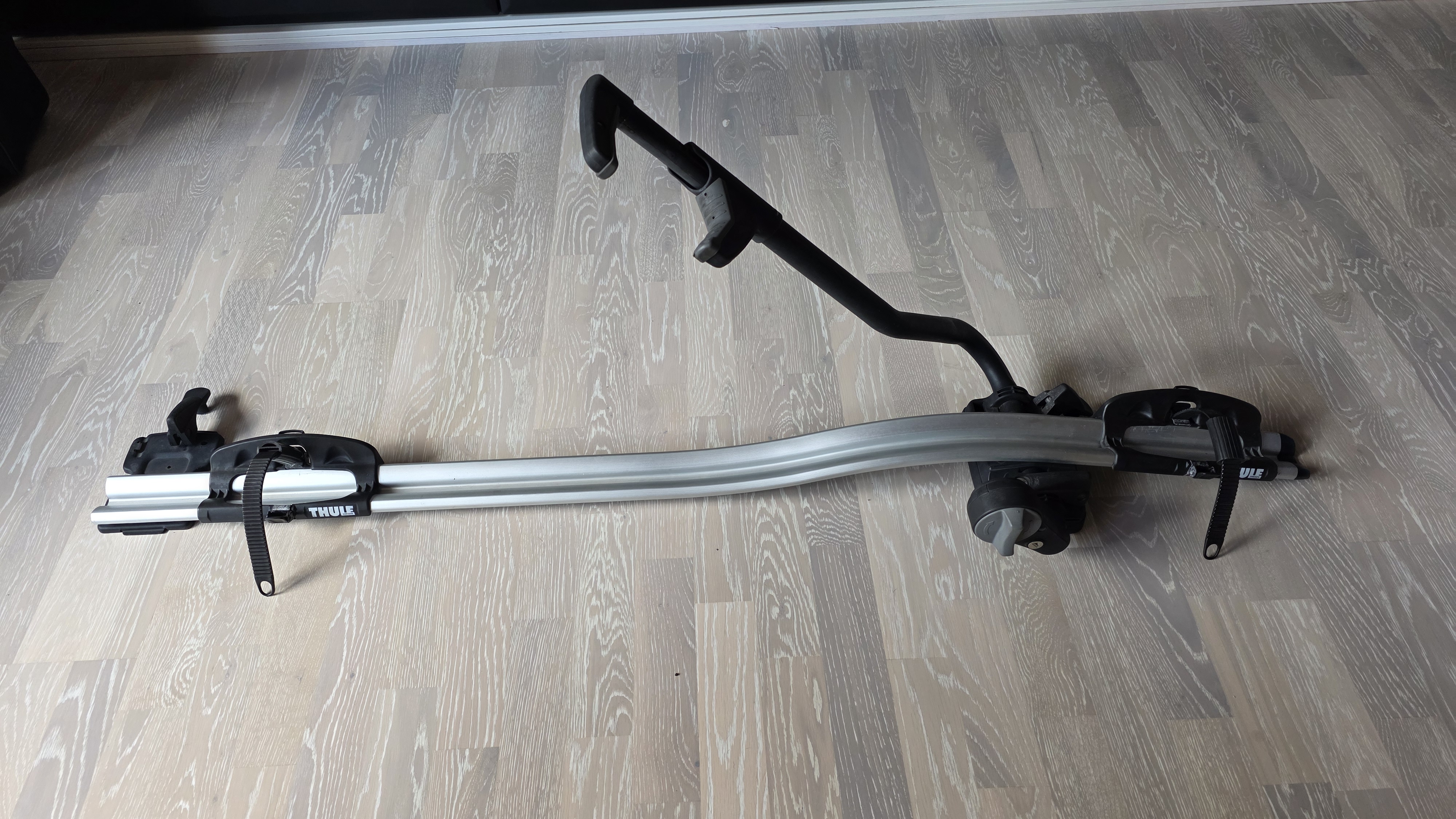 Thule proride 591 takcykelhållare (höger sida för t-spår)