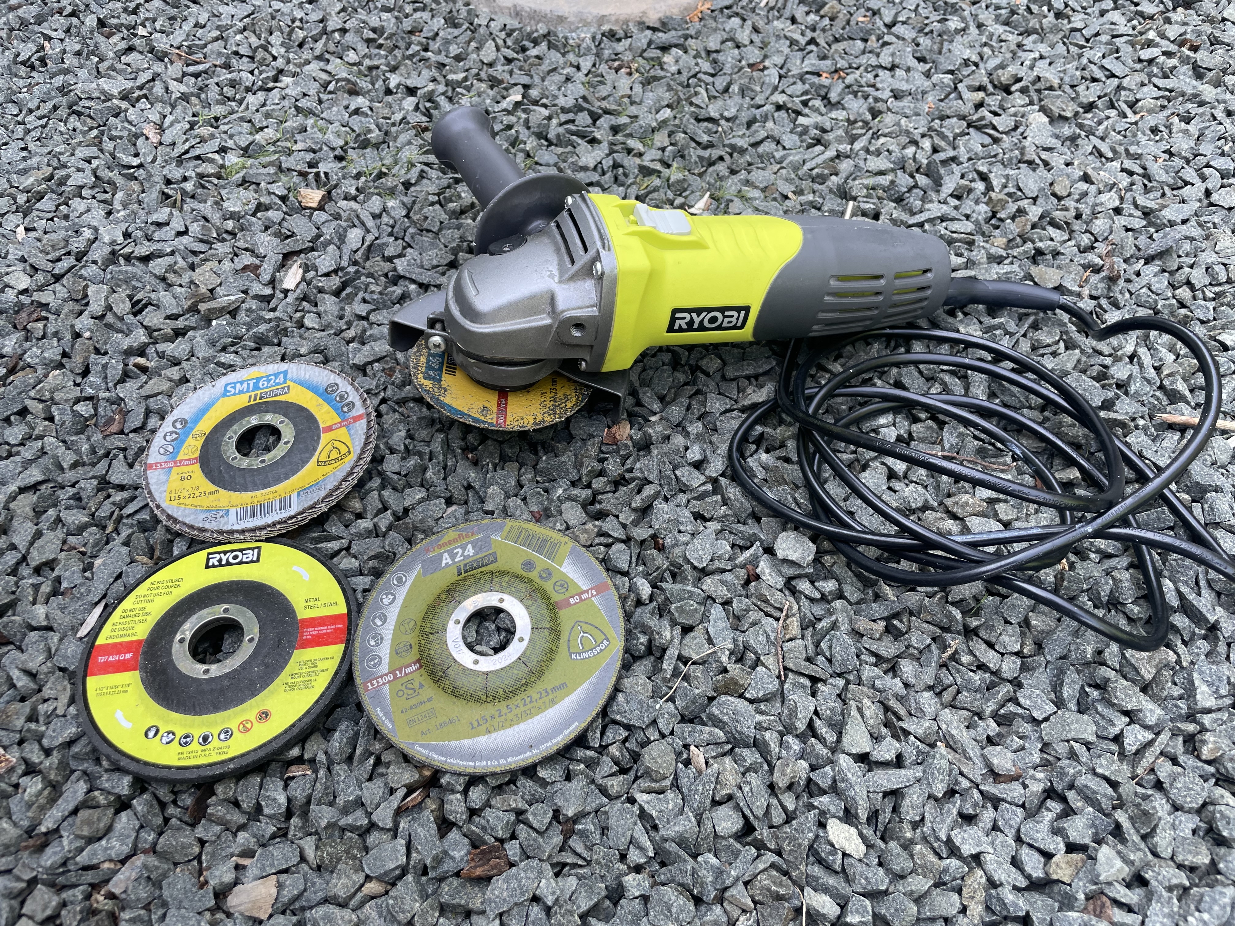 Vinkelslip ryobi med skivor