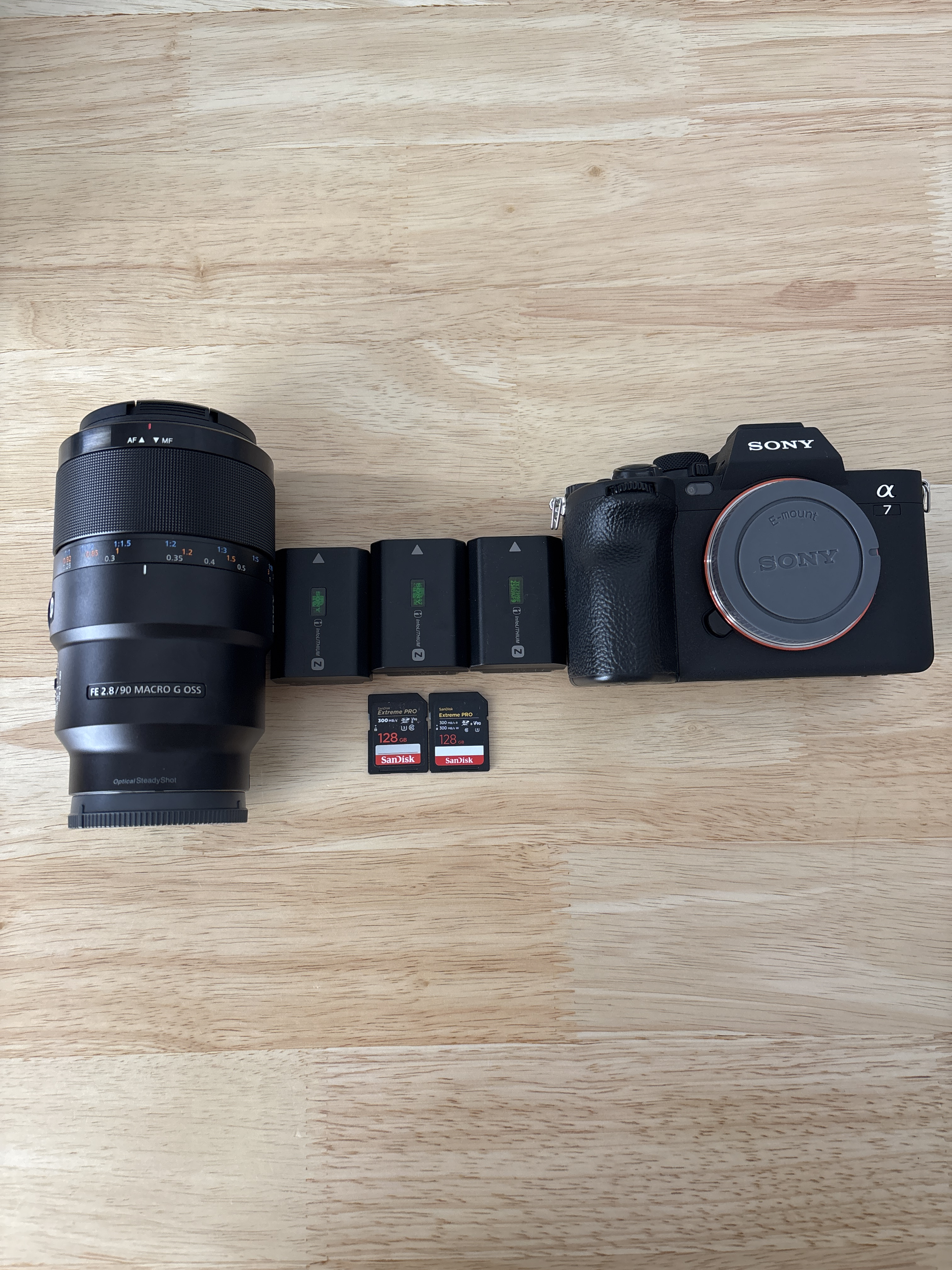 Sony a7iv 4k mirorless camera + sony fe 2.8/90 macro lens g oss
