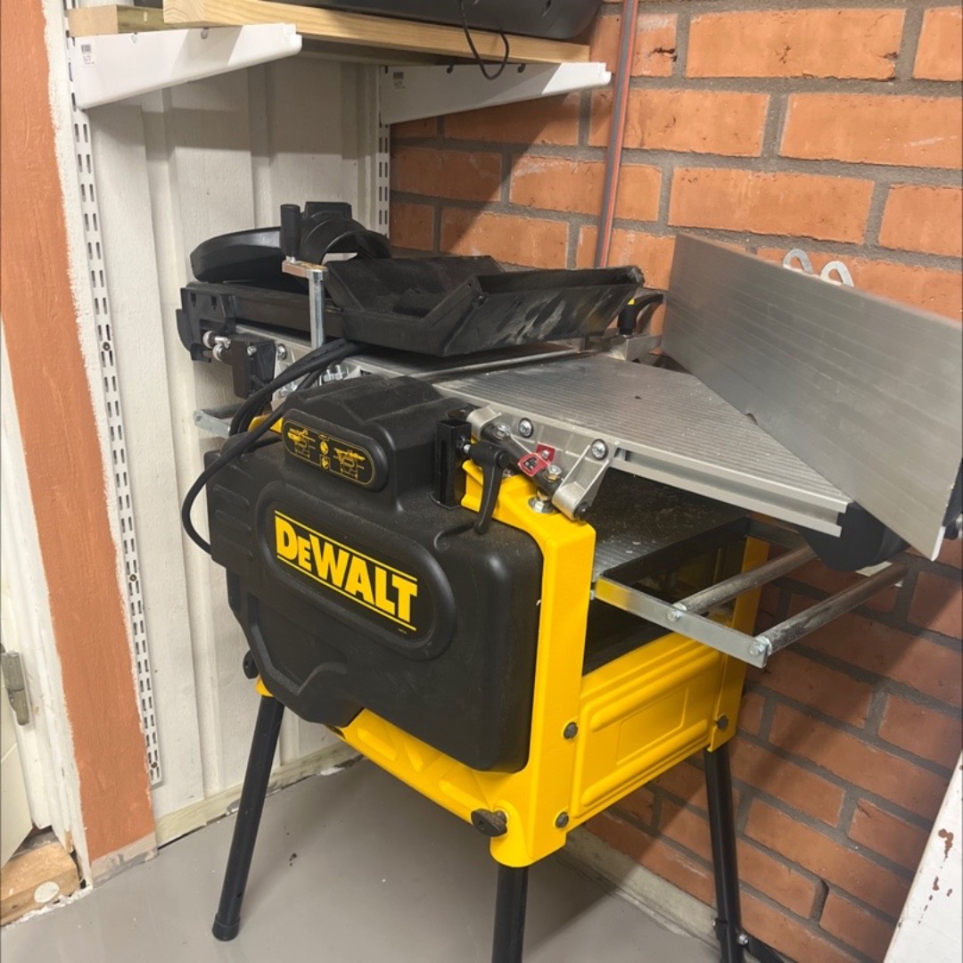 Dewalt plan och rikt hyvel