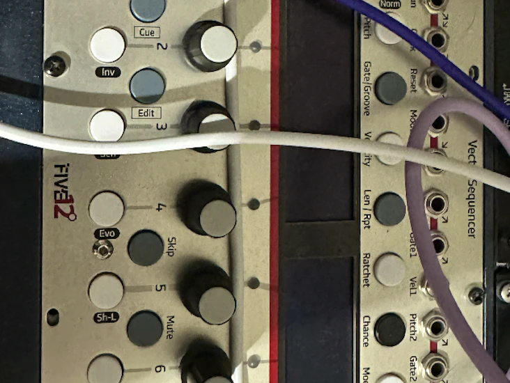 Vector - five12 - eurorack synthesiser module - sequencer