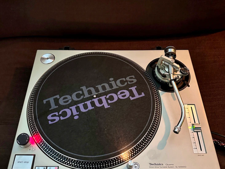 Technics sl-1200 mk2, levysoitin